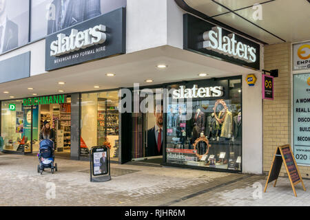 Une succursale de Slaters magasins vêtements pour hommes Vêtements pour hommes Bromley High Street, Londres du sud. Banque D'Images