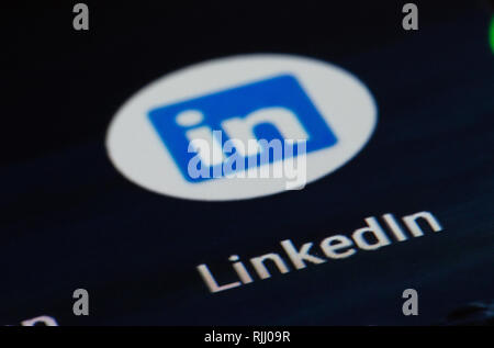 LinkedIn app, d'affaires et de l'emploi axé sur la clientèle qui fonctionne grâce à des sites web et applications mobiles Banque D'Images