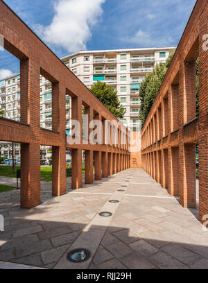 Turin, Italie - 11 juillet 2009 : 'Travailler' pour Turin, la brique sculpture de Per Kirkeby. Banque D'Images