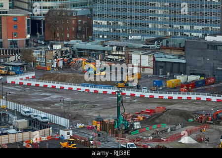 Le centre-ville de Manchester vue sur l'horizon sur les toits de Salford de Wilburn à bassin sur St Johns, un nouveau grand développement sur le site de Banque D'Images