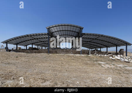 Sous abri est l'Église de Laodicée, Laodicée, Denizli, Turquie. L'église de Laodicée Date du quatrième siècle AD et est la dernière o Banque D'Images