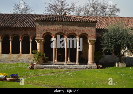 Cloître de Nice dans l'intérieur de l'église San Zenon de Vérone. Voyages, vacances, de l'architecture. Le 30 mars 2015. Vérone, Vénétie, Italie. Banque D'Images