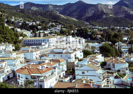 Mijas, Espagne. Le village blanc de Mijas une des principales attractions touristiques près de Malaga, Espagne. Banque D'Images