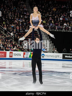 Detroit, Michigan, USA. Feb, 2019 4. KNIERIM ALEXA ET CHRIS KNIERIM exécuter pendant les paires style libre du championnat de patinage artistique 2019-nous à Little Caesars Arena, Detroit, Michigan. (Crédit Image : © Scott Hasse/ZUMA Press) Banque D'Images