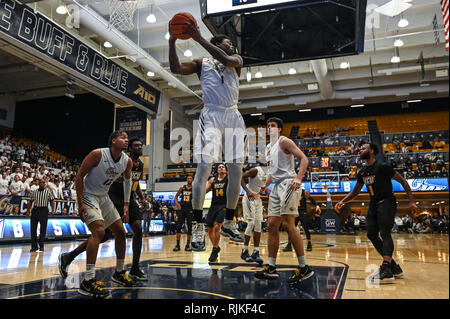 Washington, DC, USA. Feb 6, 2019. TERRY NOLAN JR (1) rebonds le basket-ball au cours de la partie tenue à la Charles E. Smith Center à Washington, DC. Credit : Amy Sanderson/ZUMA/Alamy Fil Live News Banque D'Images