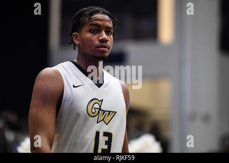 Washington, DC, USA. Jan 11, 2016. DJ WILLIAMS (13) en action au cours de la partie tenue à la Charles E. Smith Center à Washington, DC. Credit : Amy Sanderson/ZUMA/Alamy Fil Live News Banque D'Images