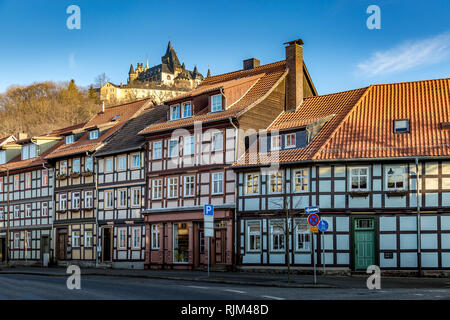 Façades à pans de bois dans le château de Wernigerode Harz avec en arrière-plan Banque D'Images