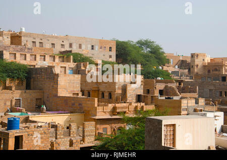 Voir de petites maisons de Patwon Ki Haveli, Jaisalmer, Rajasthan, India Banque D'Images