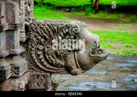 Détails de sculpture, Gondeshwar Temple, Sinnar, près de Nashik, Maharashtra, Inde Banque D'Images