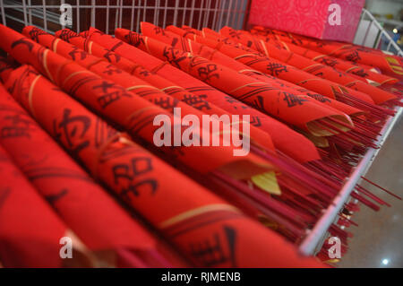 D'encens sont offerts pour les visiteurs à Xian Ma Temple. Descendants chinois indonésien se préparent pour les célébrations du Nouvel An lunaire, t Banque D'Images