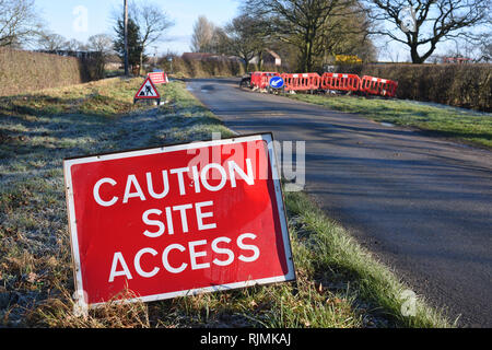 Attention l'accès au site de construction panneau d'avertissement en route au nord duffield york Royaume-Uni Banque D'Images