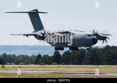 L'Airbus A400M Atlas des avions de transport militaires de l'Armée de l'air à la base aérienne 133 Nancy-Ochey. Banque D'Images