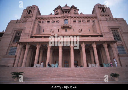 Légende : Jodphur, Rajasthan, Inde - avril 2003. Le Jodphur Royal Palace, également connu sous le nom de Umaid Bhawan, construit durant la première moitié du xxe siècle, Banque D'Images