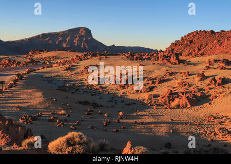 Montagnes montagnes vallée dans le parc national du Teide coucher du soleil Banque D'Images