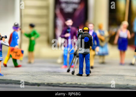 Modèle miniature d'un tournage à un événement en plein air de rapports, à Kolejkowo, Wroclaw, Wroclaw, Wroklaw, Pologne Banque D'Images