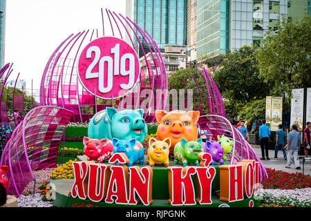 Ho Chi Minh Ville, Vietnam - 4 février, 2019 : fleur Nguyen Hue street pendant le Nouvel An lunaire au centre-ville de Ho Chi Minh Ville. Banque D'Images