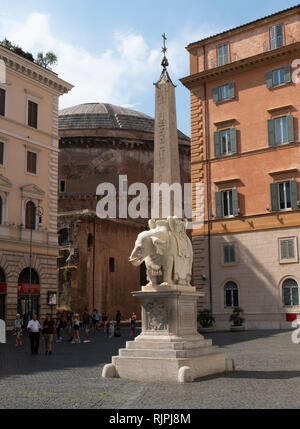 L'Obelisco della Minerva, l'éléphant avec obélisque sur la piazza della Minerva, Rome, Italie Banque D'Images