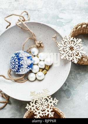 Boules de Noël et des ornements Banque D'Images