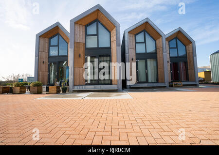 Maisons minuscules à Nijkerk, aux Pays-Bas. En collaboration avec la société d'habitation l'entreprise de construction faite de petites maisons pour une personne. Banque D'Images