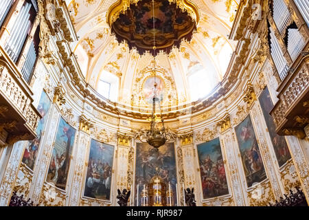 Bergame, Italie - Jan 25, 2019 - à l'intérieur intérieur de la cathédrale en Citta Alta, Cattedrale di Bergamo, une cathédrale catholique romaine de peintures et décoration Banque D'Images