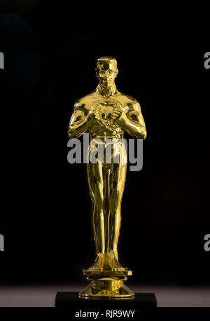 Une réplique du trophée Oscar d'or.