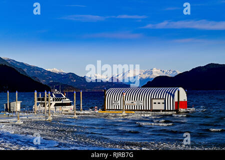 L'hiver, le lac Harrison, Harrison Hot sp;sonne, British Columbia, Canada Banque D'Images