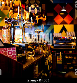 Colorful Abstract intérieur d'un bar ou boîte de nuit Banque D'Images