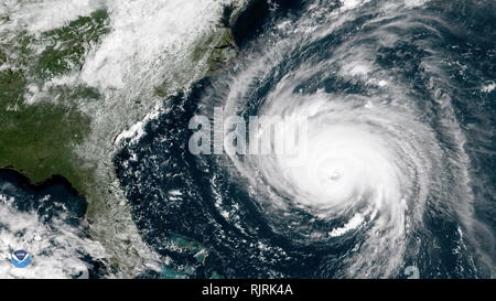 Image de l'ouragan Florence le 12 septembre 2018, à partir de la Station spatiale internationale. L'ouragan Florence est actuellement un cyclone tropical sur l'océan Atlantique, ce qui menace le Sud-est des États-Unis et les États-Unis états Mid-Atlantic. Le sixième ouragan, troisième ouragan et le premier grand ouragan de la saison des ouragans dans l'Atlantique 2018, Florence est issue d'une onde tropicale qui s'est dégagé sur la côte ouest de l'Afrique le 30 août. Banque D'Images