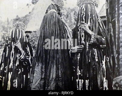 Sorciers tribaux, Cameroun, Afrique de l'Ouest vers 1935 Banque D'Images