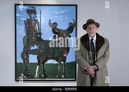 Leipzig, Allemagne. 07Th Feb 2019. L'artiste Markus Lüpertz se tient devant la gravure sur bois intitulée "Le Berger" à partir de 1988 dans le Museum für Druckkunst. 80 copies par l'une des plus célèbres artistes contemporains allemands peut être vu dans le musée à partir de 07.02.2019 à 28.04.2019. Credit : Sebastian Willnow/dpa-Zentralbild/dpa/Alamy Live News Banque D'Images