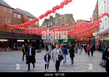 Londres, Royaume-Uni. 7 Février, 2019. Les préparatifs au China Town à Londres pour célébrer l'année du cochon, qui aura lieu dimanche le 10 mai. Credit : Yanice Idir/Alamy Live News Banque D'Images
