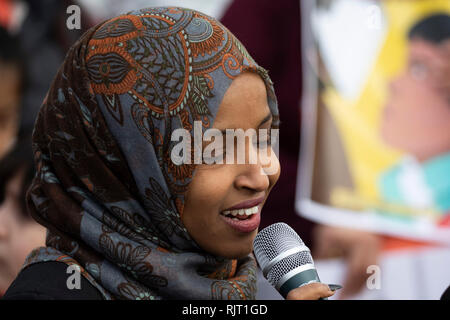 Washington DC, USA. 07Th Feb 2019. Ilhan Omar, représentant démocrate du Minnesota, prend la parole lors d'une conférence de presse appelant à la fin de la détention des immigrants au sud le long de la frontière des États-Unis s'est tenue à l'United States Capitol à Washington, DC, le 7 février 2019. Crédit : Alex Edelman/CNP /MediaPunch MediaPunch Crédit : Inc/Alamy Live News Banque D'Images