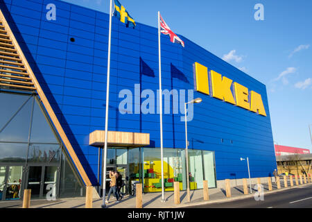 Londres, Royaume-Uni. 7 février 2019. Meubles et articles ménagers suédois IKEA société ouvre son nouveau magasin à Greenwich, au sud-est de Londres. Le nouveau magasin devient le quatrième à être ouvert dans la région de London et est réputé pour être le plus respectueux de la vente à travers le Royaume-Uni. Credit : Mark Phillips/Alamy Live News Banque D'Images