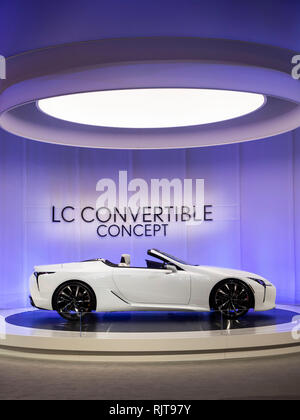 Chicago, USA. 7 Février, 2019. Le concept Lexus LC Convertible est vu au cours de l'auto de Chicago 2019 Aperçu du média au McCormick Place à Chicago, aux États-Unis, les 7, 2019. La 111e Chicago Auto Show, le plus important aux États-Unis, a débuté jeudi avec près de 50 constructeurs présentant près de 1 000 véhicules au McCormick Place cette année. Crédit : Joel Lerner/Xinhua/Alamy Live News Banque D'Images