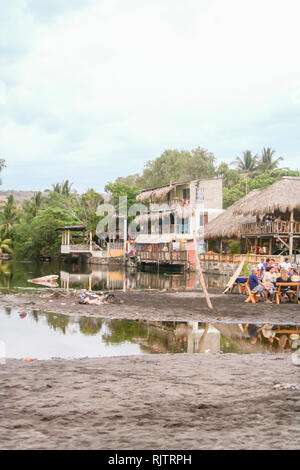 Playa El Tunco, La Libertad, El Salvador Banque D'Images