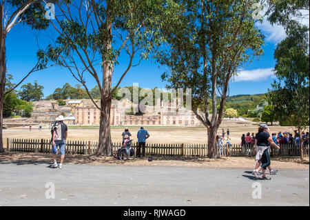Vue sur le site historique de Port Arthur, un ancien code pénal et de la gare maintenant un musée en plein air. Banque D'Images