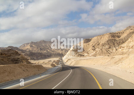 Oman : Roadtrip de profonds canyons et des routes sur l'autoroute à travers les montagnes du Dhofar Banque D'Images