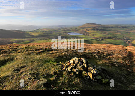 Le cairn du Sommet sur Longlands a chuté, Parc National de Lake District, Cumbria, England, UK Banque D'Images