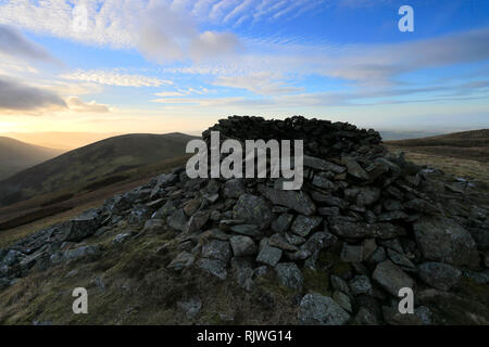 Le cairn du Sommet sur les repas est tombé, Uldale Fells, Parc National de Lake District, Cumbria, England, UK a baissé de repas est l'un des 214 Wainwright Fells. Banque D'Images