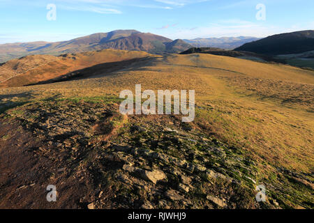 Le Cairn du sommet de vente a reculé, Lorton Moss, Parc National de Lake District, Cumbria, England, UK vente a reculé est l'un des 214 Wainwright Fells. Banque D'Images