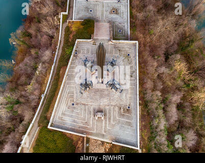 Vue aérienne du Monument de l'Assenevtci Kings à Veliko Tarnovo, Bulgarie, patrimoine national, les quatre rois bulgare Banque D'Images