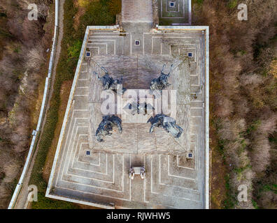 Vue aérienne du Monument de l'Assenevtci Kings à Veliko Tarnovo, Bulgarie, patrimoine national, les quatre rois bulgare Banque D'Images