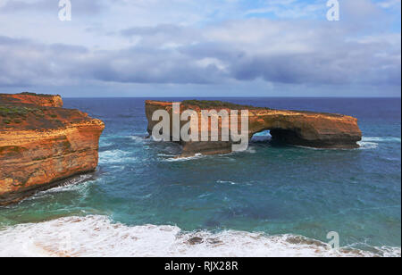 Visiter l'Australie. Les scenic et vues le long de la Great Ocean Road et les douze apôtres et London Bridge Banque D'Images