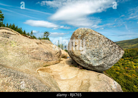 Bubble Rock dans l'Acadia National Park Banque D'Images