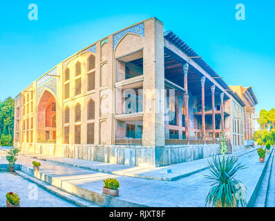 Le grand palais Chehel Sotoun est l'un des plus beaux, a été construit pour des réceptions officielles du Shah de Perse, Isfahan, Iran Banque D'Images