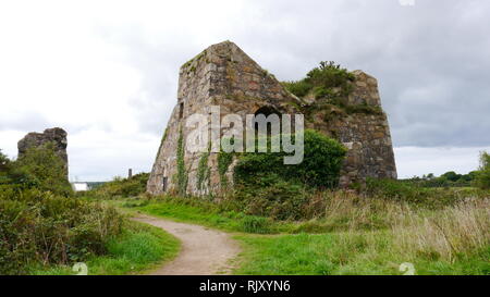 L'Papule Frances est une ancienne mine de l'accès au cuivre et d'étain de la grande télévision Lode au sud de Hayle en Cornouailles, Angleterre Banque D'Images