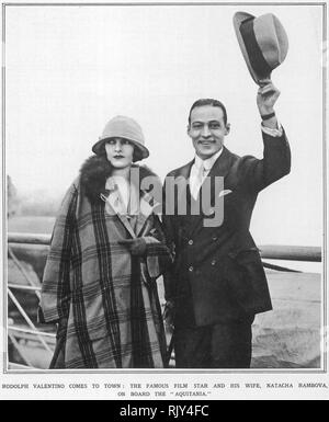 RUDOLPH VALENTINO acteur cinéma muet italo-américain avec sa deuxième femme Natacha Rambova en 1923 Banque D'Images