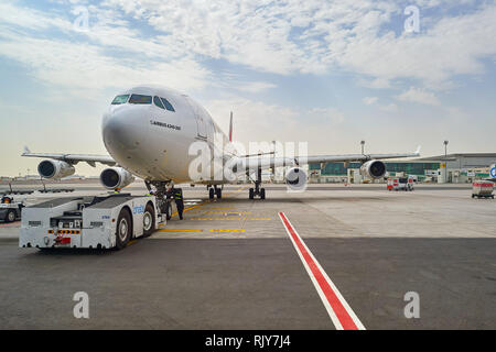 Dubaï, Émirats arabes unis - le 23 juin 2015 : Emirates Airbus A340-300 dans l'aéroport de Dubaï. L'Aéroport International de Dubai est l'aéroport international de Dubaï. C'est un Banque D'Images