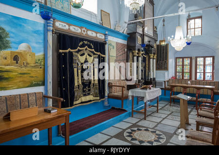 Safed, Israël - 18 novembre 2018 : l'intérieur de la synagoge Abuhav de Tzfat, Israël Banque D'Images