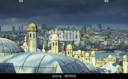 Vue de la mosquée Suleymaniye au Bosphore, Istanbul, Turquie Banque D'Images